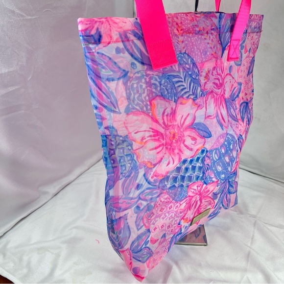 LILLY PULITZER Snappy Turtle Mesh Tote - Picture 3 of 8